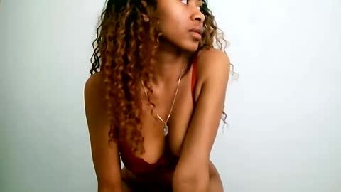 chloe9794 online show from August 8, 8:47 am
