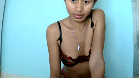 chloe9794 online show from August 12, 9:44 am
