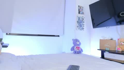 CHLOE online show from June 4, 2:48 am