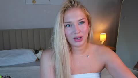 Chloe online show from July 30, 4:09 am