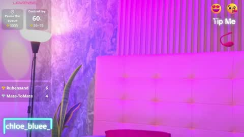 chloe_bluee_ online show from August 6, 9:03 pm