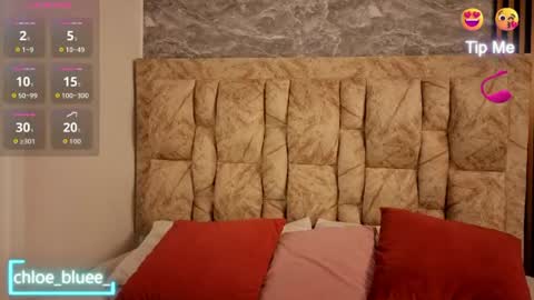 chloe_bluee_ online show from August 15, 9:57 am