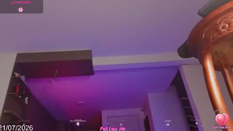 chloe_cooperr online show from July 22, 7:44 am