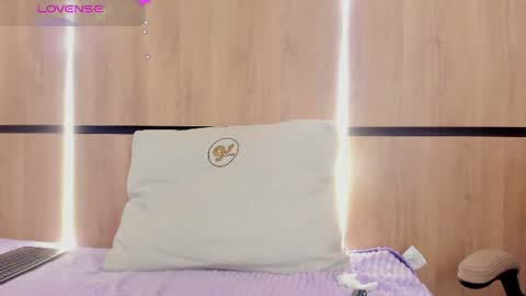 chloe online show from August 15, 12:31 pm