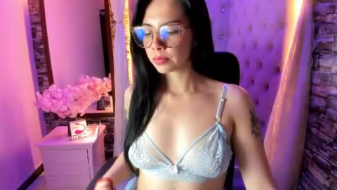 Chloe online show from July 30, 5:53 pm