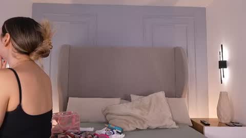 Chloe online show from August 11, 12:40 pm