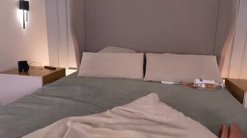 Chloe online show from August 14, 5:49 pm