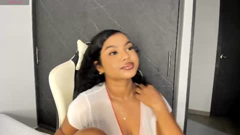 chloe_evans21 online show from July 5, 12:46 am
