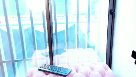 Chloe online show from August 11, 2:08 pm