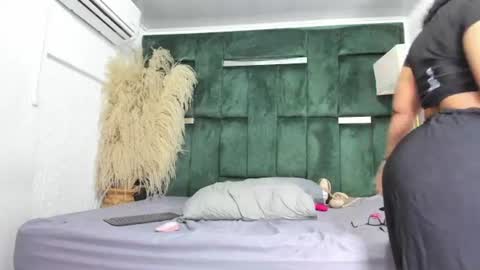 Chloe online show from August 5, 11:47 pm