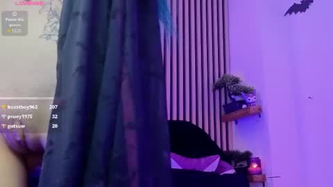 chloe_jacksonn online show from July 27, 11:54 pm
