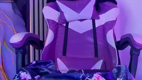 chloe_jacksonn online show from August 5, 4:21 am