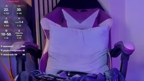 chloe_jacksonn online show from August 7, 3:28 am