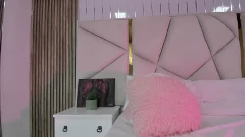 Chloe online show from August 12, 1:46 pm