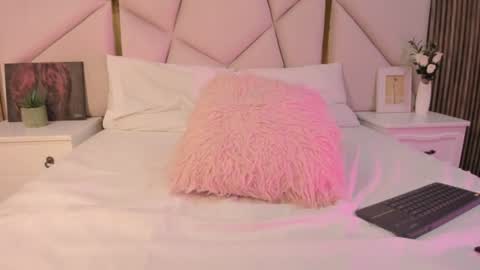 Chloe online show from August 12, 2:52 pm