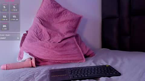 chloe_montiel online show from August 13, 11:19 pm
