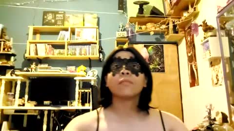 chloe_neko15 online show from August 15, 5:33 am