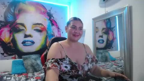 Chloe online show from August 15, 5:33 am