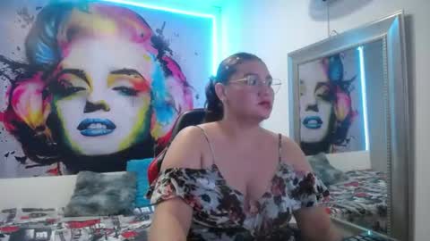Chloe online show from August 15, 7:56 am