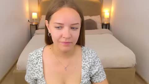 Chloe Sapphire online show from August 9, 8:15 am