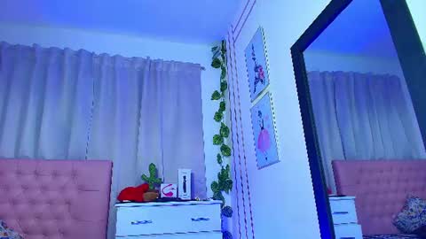 Chloe online show from July 28, 7:47 am