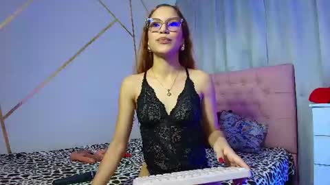 Chloe online show from August 16, 4:05 am