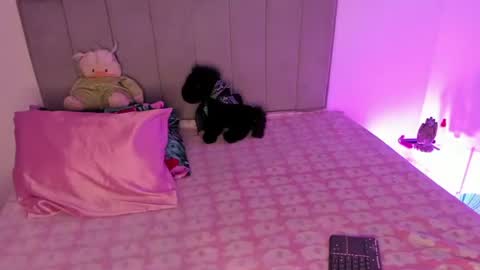 chloe_watson_ online show from July 28, 11:11 pm