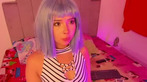 chloe_watson_ online show from August 5, 1:25 am