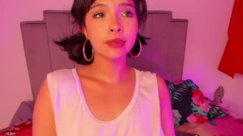 chloe_watson_ online show from August 5, 4:43 am