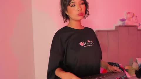 chloe_watson_ online show from August 14, 6:50 am