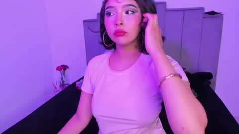 chloe_watson_ online show from August 17, 1:10 am