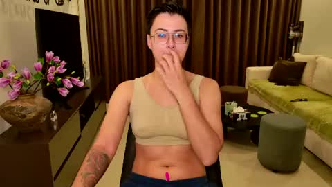 Eva and Sandra online show from July 17, 8:31 pm