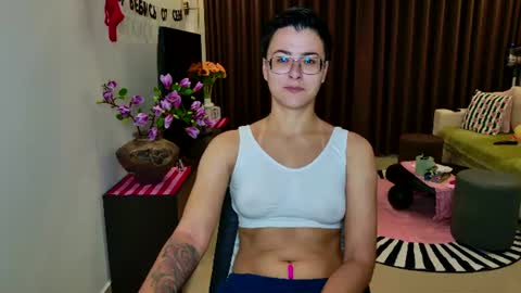 Eva and Sandra online show from August 4, 10:51 pm