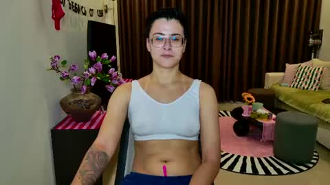 Eva and Sandra online show from August 7, 11:05 pm