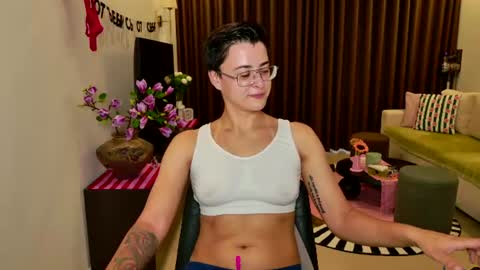Eva and Sandra online show from August 8, 7:19 am