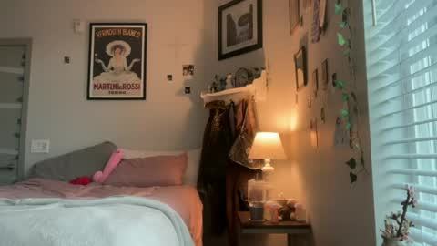 Chloe  online show from June 25, 2:36 am