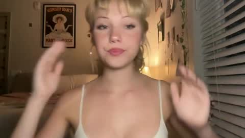 Chloe  online show from July 1, 4:57 am