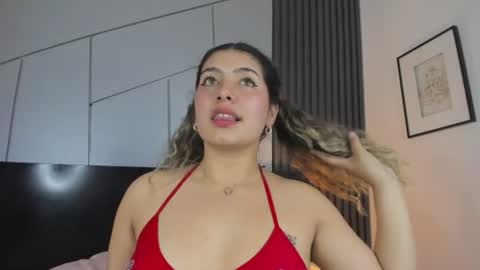 chloebelle_ online show from August 9, 9:16 pm