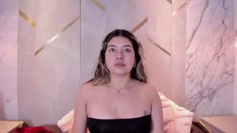 chloebelle_ online show from August 14, 12:42 pm
