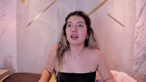 chloebelle_ online show from August 14, 6:11 pm