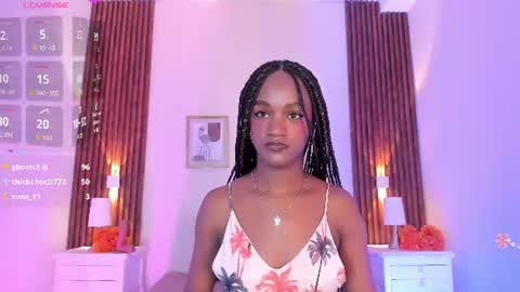 CHLOE online show from August 28, 4:27 pm