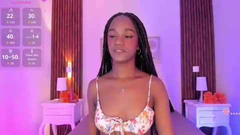 CHLOE online show from August 30, 1:11 pm
