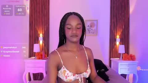CHLOE online show from August 30, 4:29 pm