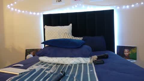 chloechrome online show from July 23, 8:33 pm