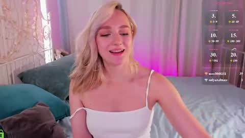 Chloe Deccker online show from August 1, 4:29 am