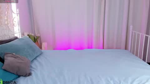 Chloe Deccker online show from August 2, 1:01 am