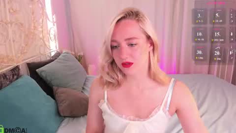 Chloe Deccker online show from August 3, 2:07 am