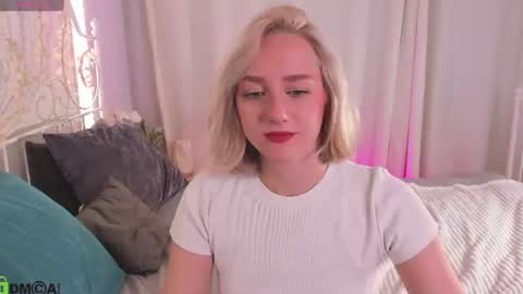 Chloe Deccker online show from August 10, 1:07 am