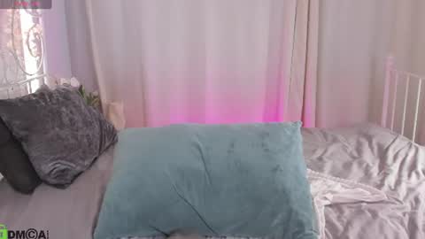 Chloe Deccker online show from August 10, 5:53 am