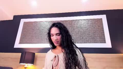 Chloe  online show from August 3, 7:10 pm